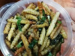 -席娜卡琳火车铁道夜市