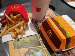 -麦当劳(中山公园龙之梦店)