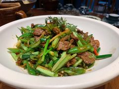 小炒黄牛肉-老滇山寨•云南特色菜•地方菜•民族风情歌舞表演(金碧店)