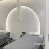 许多女明星的婚甲都是在他家做的 昆明已有很多店面了