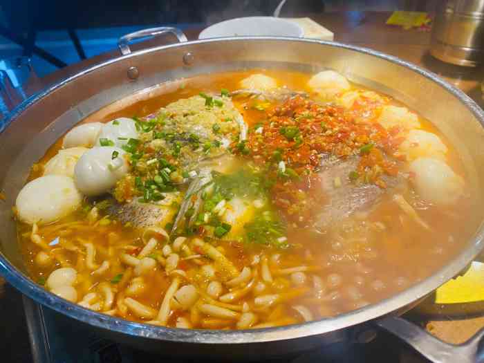 福至尊鱼羊馆(霍山店)-"菜量有点少,特吵,吃到一半还吃到吃到钢丝.