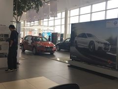 -上海宝宁宝马4S店
