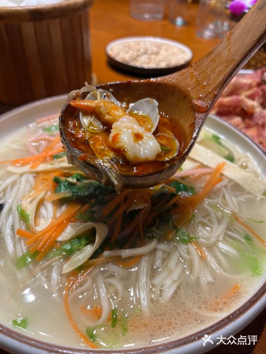 老滇山寨•云南特色菜•地方菜•民族风情歌舞表演(金碧店)图片