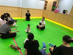 -哲学苑亲子园·早教婴儿托育·婴儿游泳(颐龙湾店)