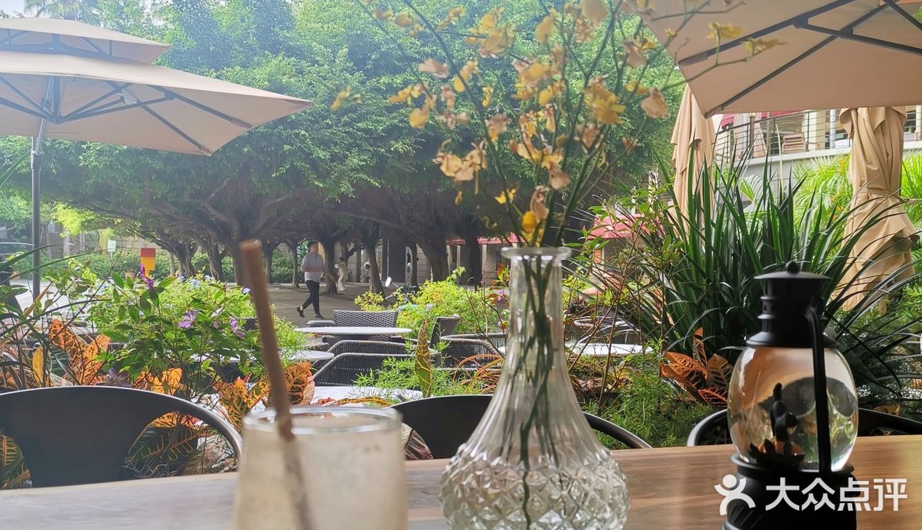 仿佛家的后花园餐厅般