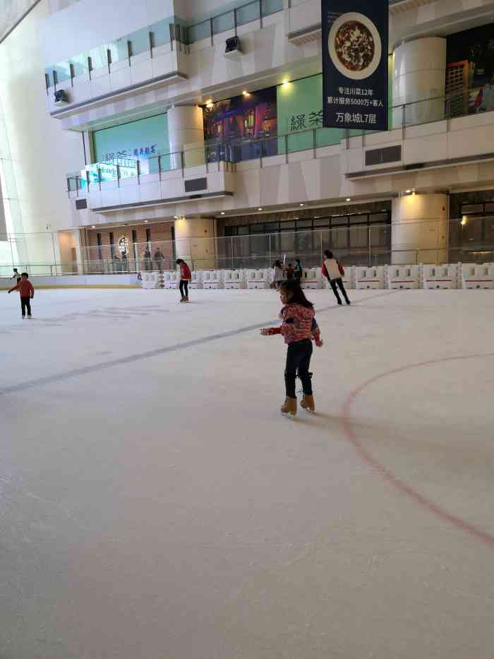 上海万象城滑冰图片