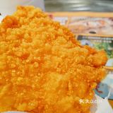 新出的黑黑好巧三角派，单点了一个，最外层是酥皮