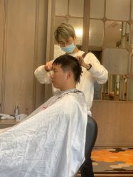-苑苑发型设计