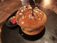 -HIGH FIVE哈福手工汉堡(桂林路店)