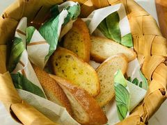 法式蒜香面包-ins森林童话餐厅coffee&bistro