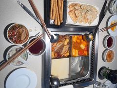 -海底捞火锅鲜切牛肉主题店(长寿路店)