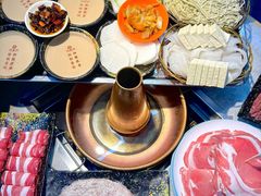 -洞庭洲·防空洞火锅·铜锅涮肉·烧烤(新百广场店)