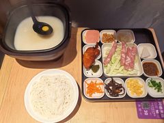 -阿香米线(凯德广场.1818店)