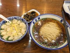 -聚笼鲜美食(凤凰街店)