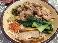 猪软骨剁椒拌饭-流浪地图剁椒卤汁拌饭(未来城购物广场店)