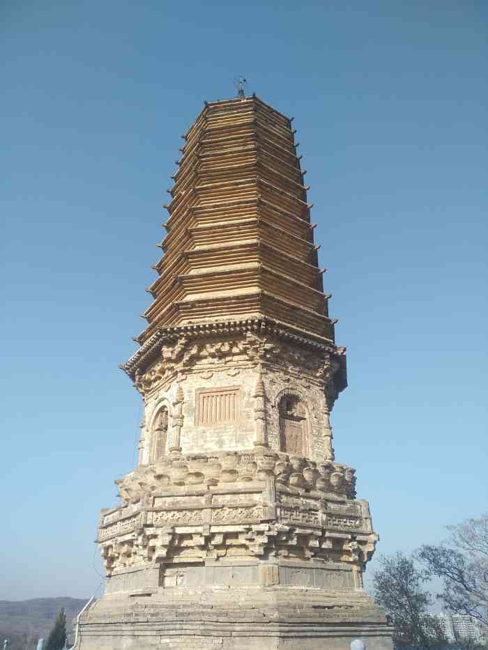 荆轲塔-"荆轲塔在易县城西南一公里处的荆轲山村村南.