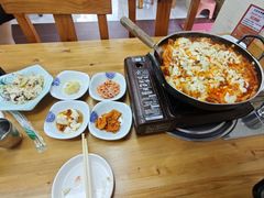 -亲昵春川鸡排(韩国美食街店)