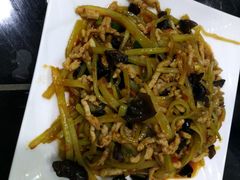 鱼香肉丝-芳芳餐厅(白沙路店)