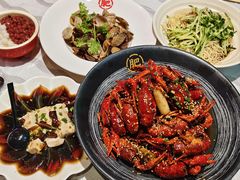 -肥肥虾庄·金牌油焖大虾(首义路店)