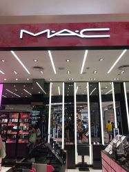 -M·A·C
