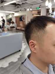 -MODEL'S HAIR