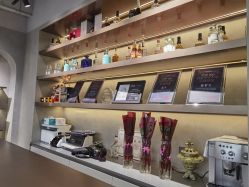 -变画·发型STUDIO