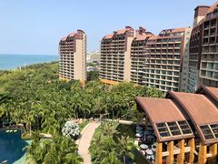 -三亚湾海居铂尔曼度假酒店