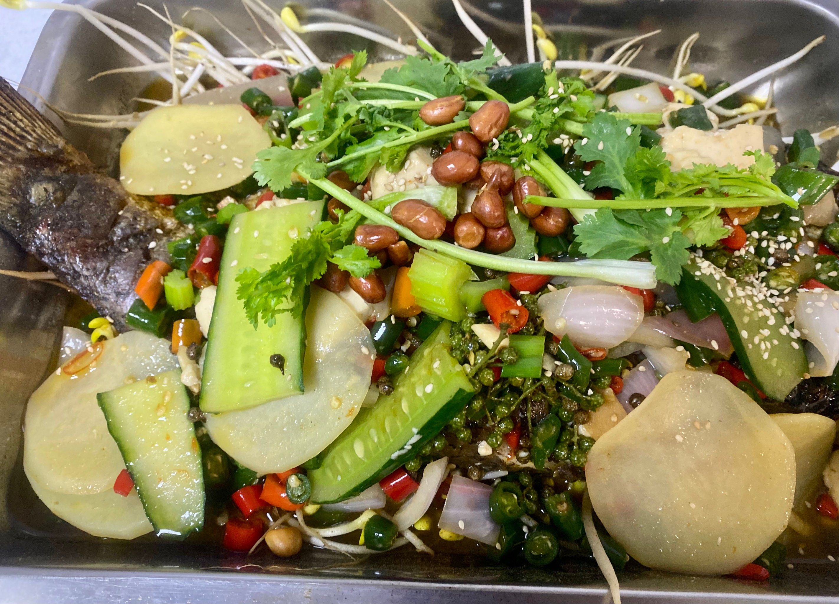 健康好味烤鱼蔬菜