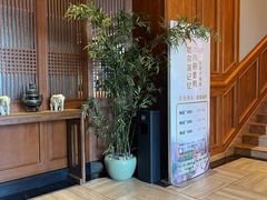 -八府香鸭·啫啫煲(华山路店)