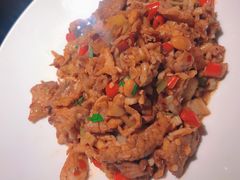 老坛白椒炒土猪肉-凤凰湘语·海派湘菜(浦东旗舰店)