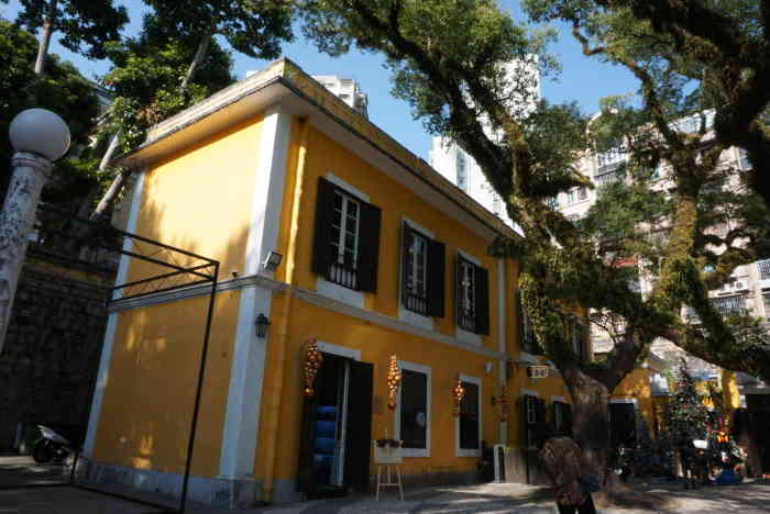 婆仔屋文创空间-". 塔石广场至疯堂斜巷一带,是去bloo.