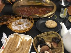 -沸炉重庆老火锅(军事博物馆店)