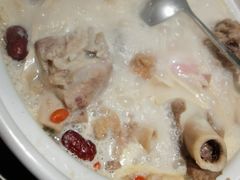 -三人行骨头王火锅(长寿店)