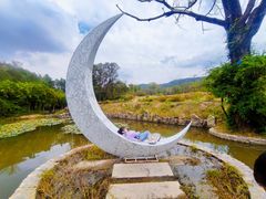 -雪山彩虹谷景区