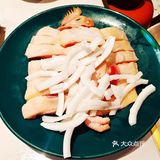 正宗的文昌鸡。汤底清甜，鸡肉嫩滑，入口满满的幸福感