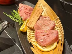 -山川小町·极番烧肉(新地假日广场店)
