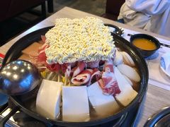 部队火锅-郑阿姨的家·이모네·韩料&烤肉(武川路店)