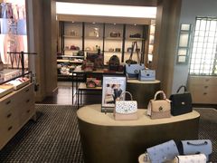 -COACH蔻驰(银泰店)