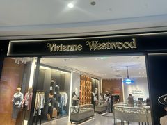 -Vivienne Westwood(上海来福士广场店)