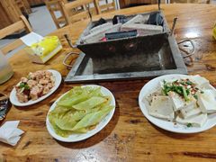 -宏兴烤鱼山庄(宣恩总店)