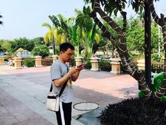 -亚龙湾亚泰商业街