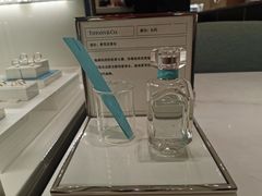 -Tiffany & Co.蒂芙尼
(杭州大厦店)