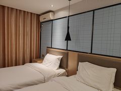 -柏曼酒店(合肥国购广场三里庵地铁店)