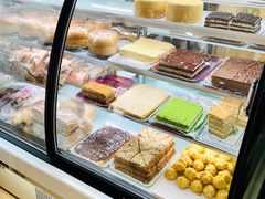 糕点橱窗-玛尔哈巴·塔塔尔糕点(华侨小区店)