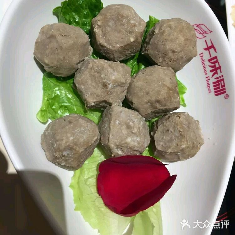 不用排队，4个人2个锅，电磁炉小火锅那种