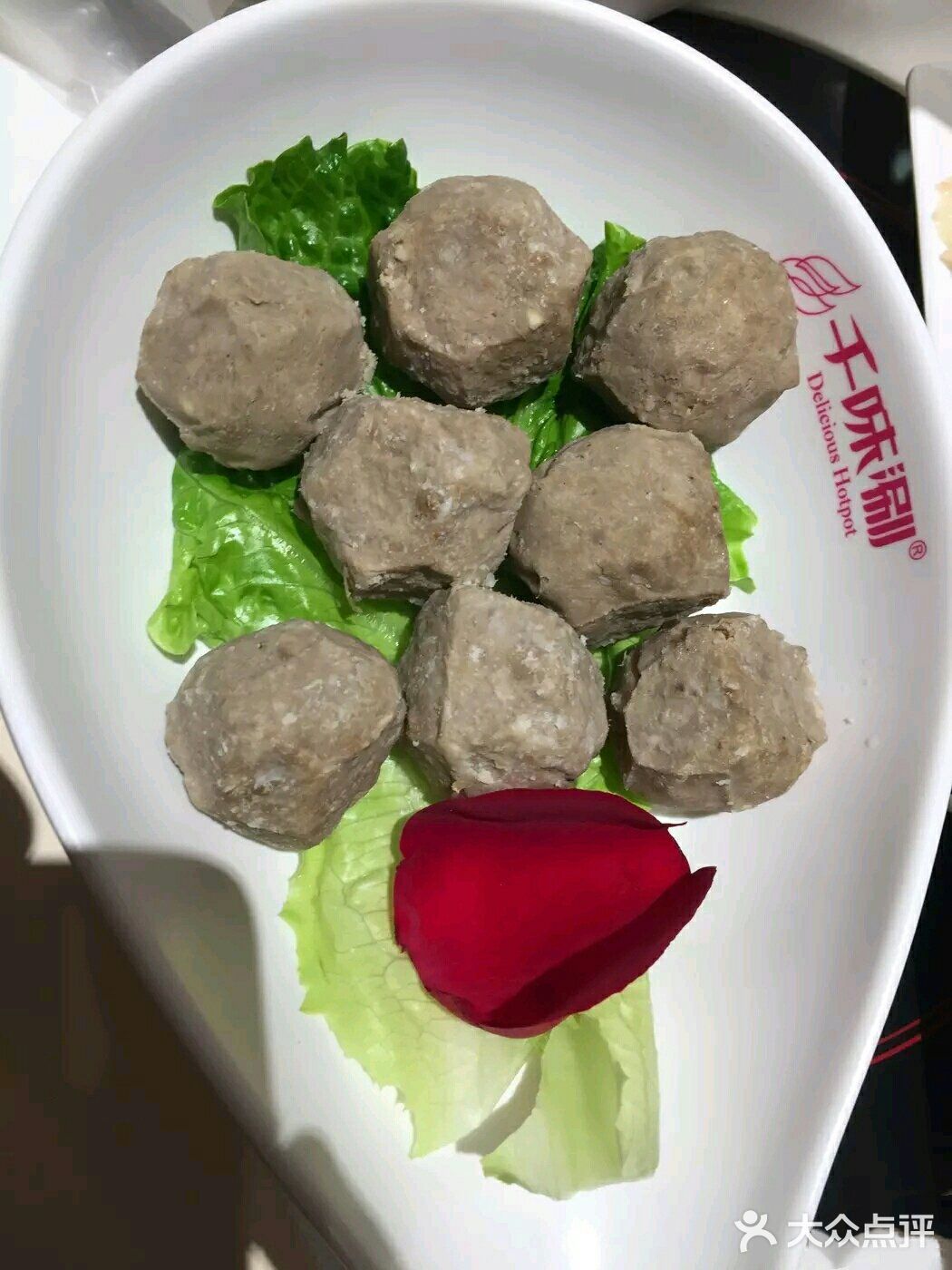 不用排队，4个人2个锅，电磁炉小火锅那种