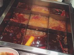 -百年川椒重庆老火锅(光谷店)
