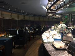 -云顶旋转自助景观餐厅