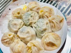 -莱莱小笼·乔艾