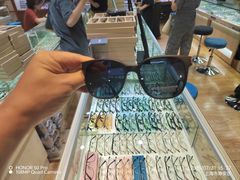 -三叶眼镜城批发市场(上海火车站店)